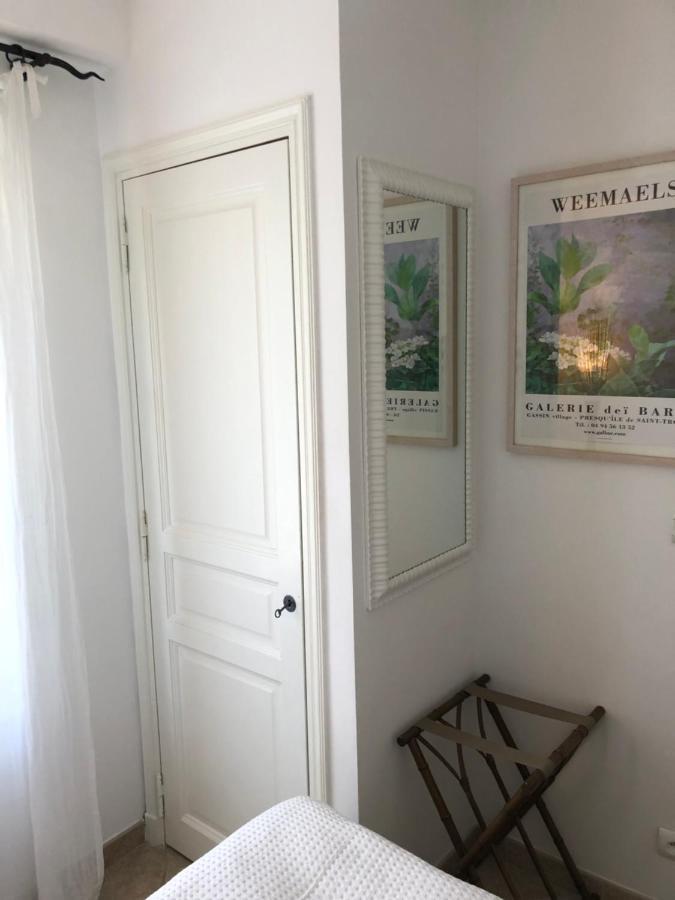 Charmantes Haus Im Golf Club Saint Tropez Экстерьер фото